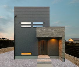 和の癒しを感じる、シンプルモダンな家 アイキャッチ画像